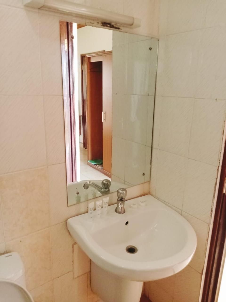 Golden Gates Hotel Thuthuriki Kültér fotó