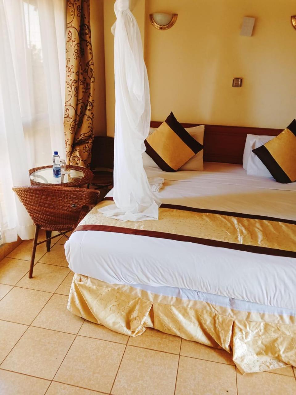 Golden Gates Hotel Thuthuriki Kültér fotó