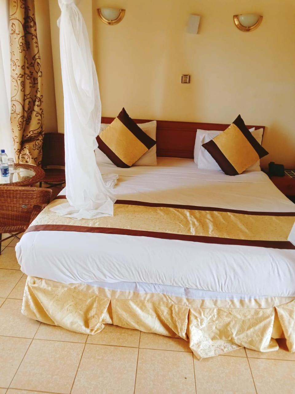 Golden Gates Hotel Thuthuriki Kültér fotó